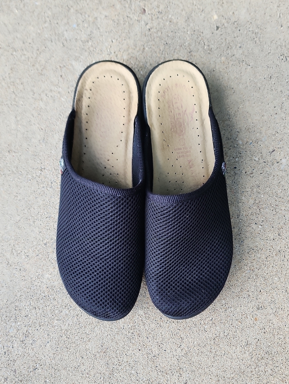 Flyflot Black Slip-On Comfort Clogs - Picture 5 of 17